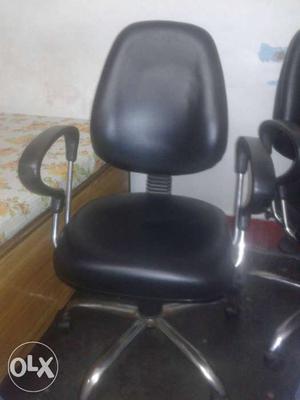Reclining nd height adjustable office chairs with