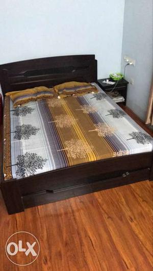 With side table and mattress