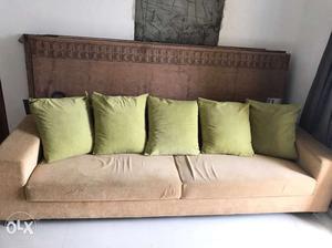 #sofaset contaning 4+3 sitting almost brand new