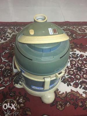 Euroclean wet and dry vacuum cleaner in excellent condition