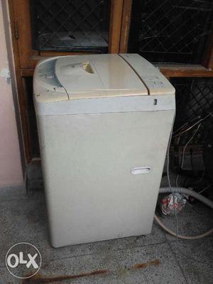 LG fully auto washing machine with dryer
