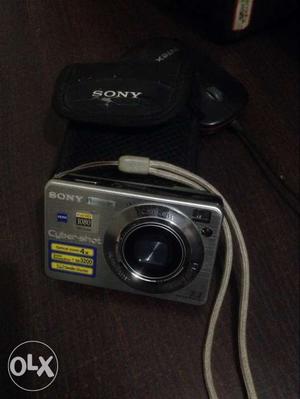 Sony cybershot camera full box piece..good