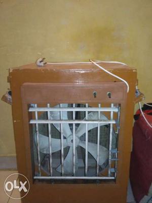 Wooden coller with 30 LTR water capacity..Motor