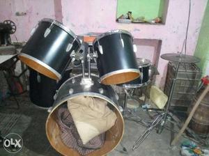 Black-and-gray Acoustic Drum Kit