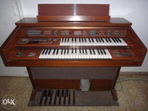 Collectors' Antique Yamaha Electronic, Computerized Organ