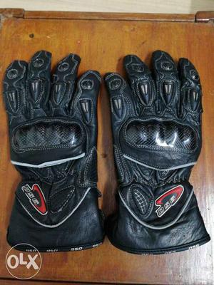 DSG gloves, brand new used for 1 day. Size is xl