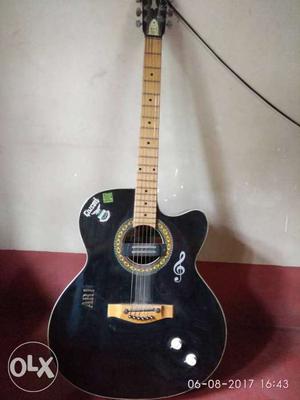 Givson Acoustic Guitar with free Bag (Kaps) hurry