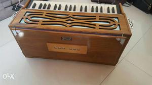 Harmonium v good condition Lke New..with