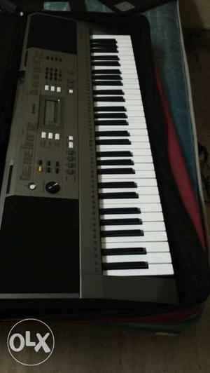 Yamaha PSR-E-Key touch sensitive portable with