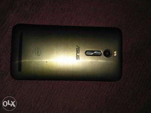 ZenFone 32gb inbilld 3gb rem touch pora kam kata hai 4g