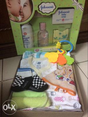 A complete gift set for new born baby