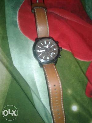 Brand -Fossil watch with leather straps(In great condition)