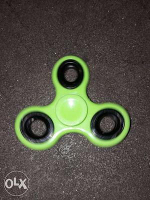 Green And Black Tri Spinner
