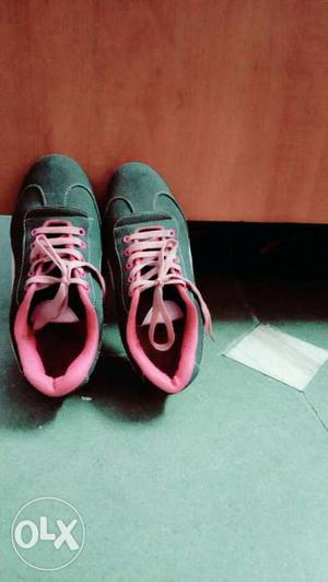 Grey nd pink shoes