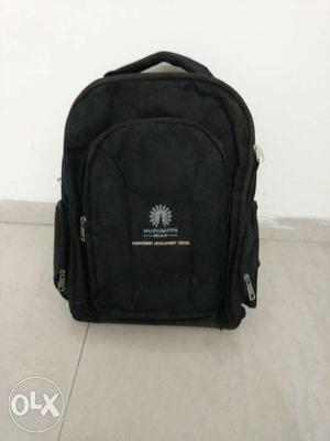 Laptop bag 4 years old, chain in good condition