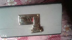 Locker for jewellery with lock