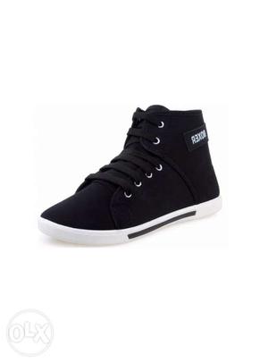 Unpaired Black And White Mid-rise Sneakers