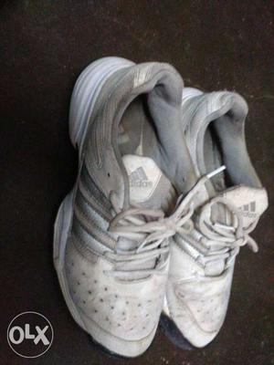 Used orignal adidas shoes 8 no