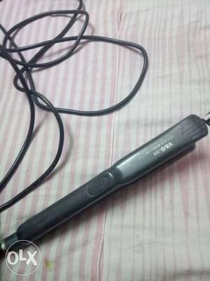 V&G hair straightener with temperature control