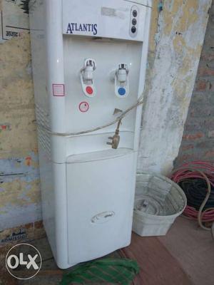 White Atlantis Hot-and-cold Water Dispenser 