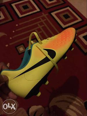 Yellow And Black Nike Cleats