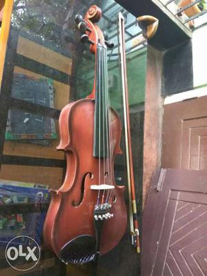 5 strings violin with new condition.