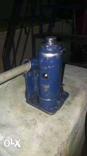 Blue Hydraulic Bottle Jack