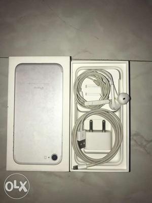 IPhone 7 silver color 4 month use With bill and
