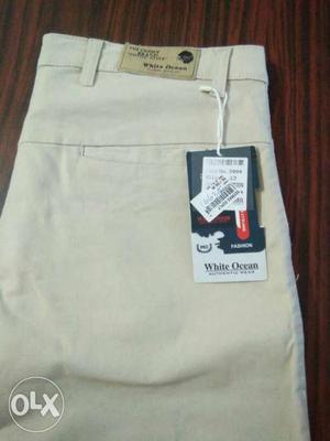 White ocean size:32 cream pants not used