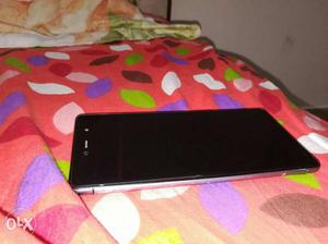 Good condition Micromax Canvas 5 mobile phone..