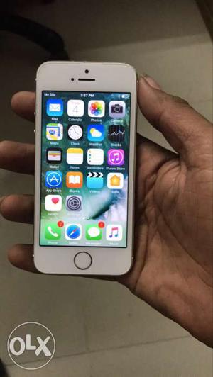 I 5S 32 Gb Mobile charger nd box. 1.5yers old