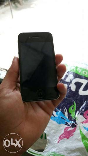 Iphone 4s 32gb. Condition looks new one.