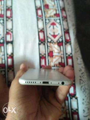 Iphone 6 in gud condition but haiving some problm