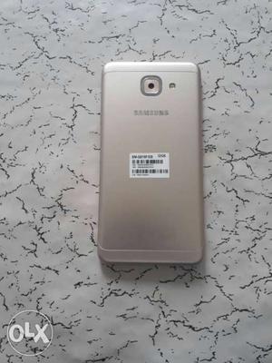 Samsung j7max 10 dayz used. with box bill charger