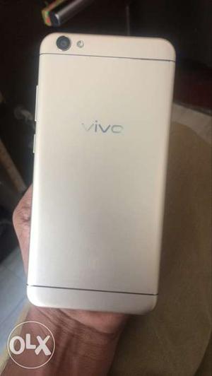 Vivo V5 gold 32gb 4gb Ram and 3 months old with