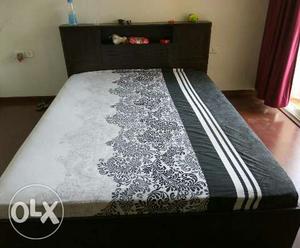 3 year old gently used queen size bed without