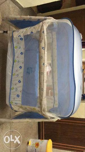 Almost new MEE MEE baby cot and swing.
