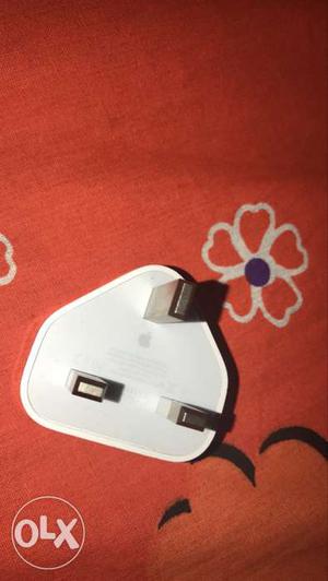 Apple orignial charger adapter new Only 550