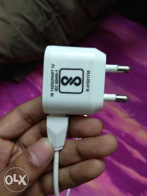 Digitek mobile charger and data cable. 1 yr warranty.