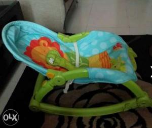 Fisher price rocker chair 5 mnth old in excellent