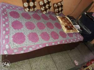 Gray bed 6 month old good condition..