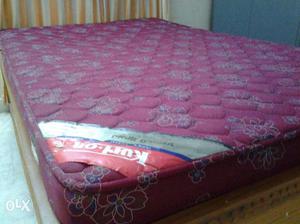 Kurl on 4x6 mattress excellent condition recetly purchased,,