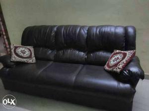 Leather sofa set 4yr old slightly damaged