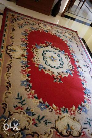 Pure woollen carpet in good condition!!! Size 9ft