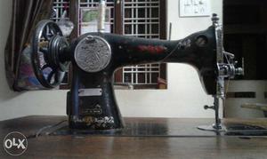 Vidya sewing machine with perfect condition