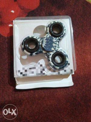 White And Black Fidget Tri-spinner In Package