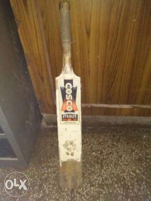 White And Brown Cosco Striker Cricket Bat