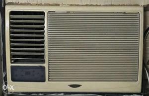 1.5 Ton window AC in working condition with remote