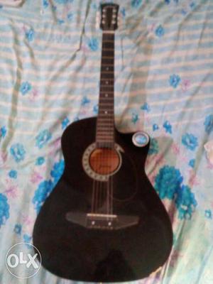 Acoustic guitar only 1 String Is Broken And