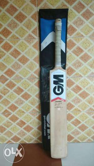 Cricket bat,kashmir willow, having good